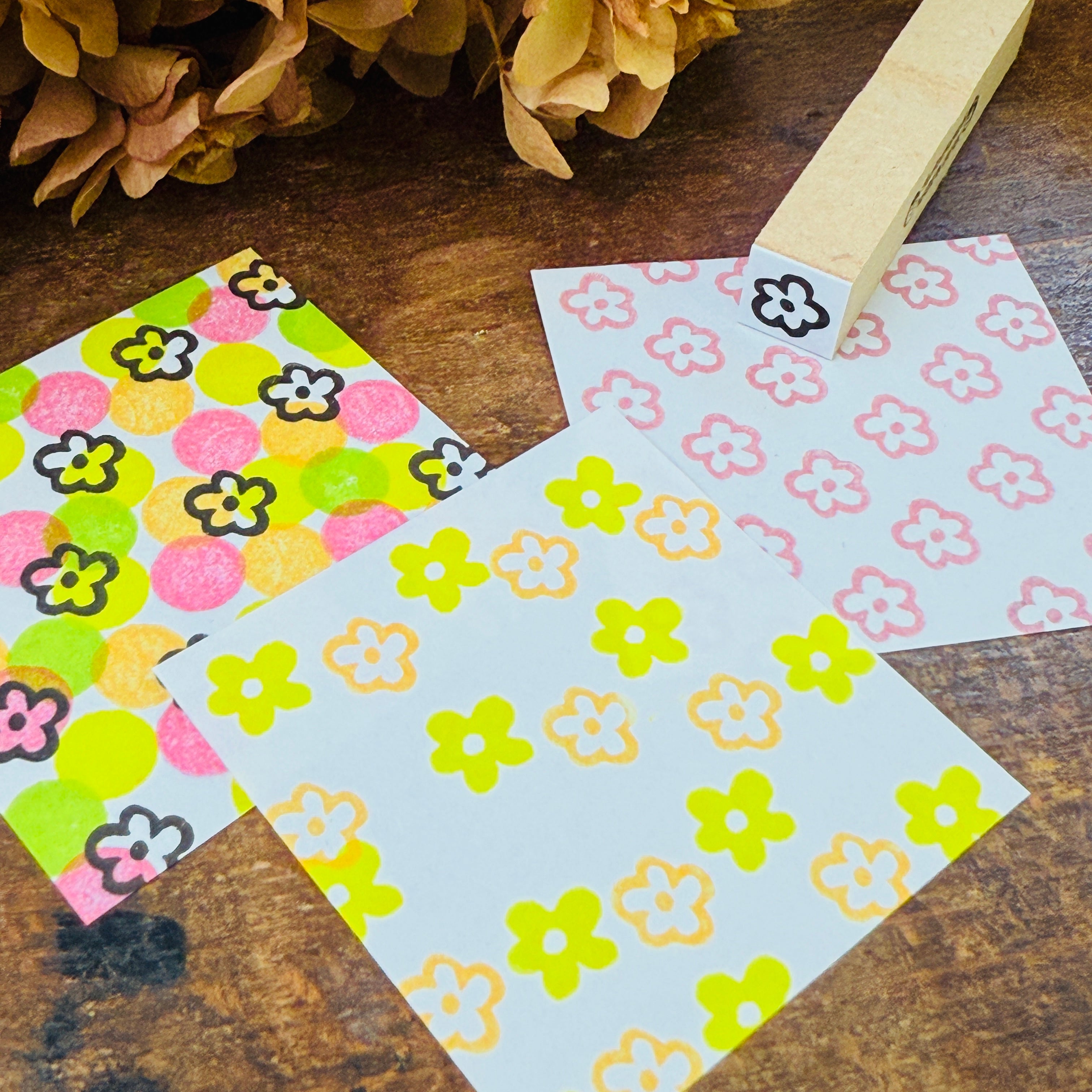 Outline (Hollow) Flower