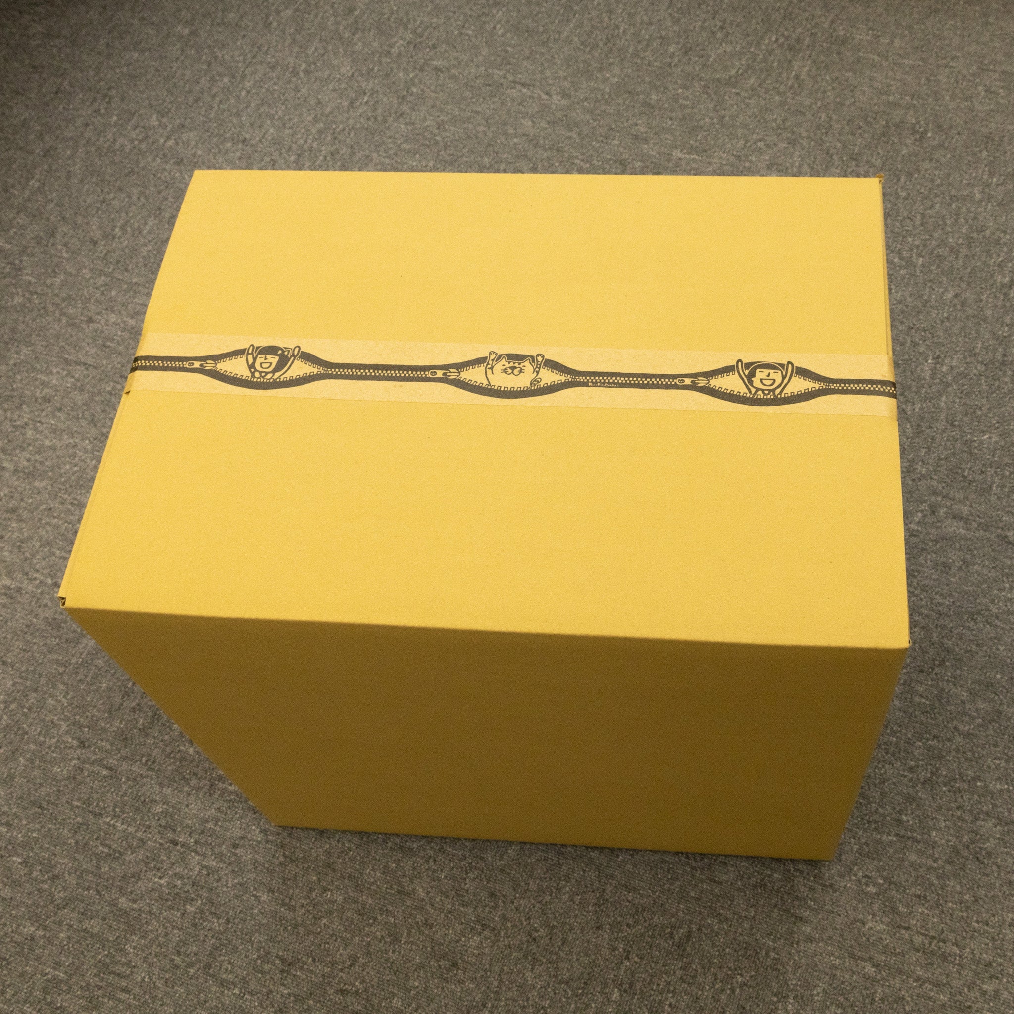 Kraft paper tape with zipper patterns