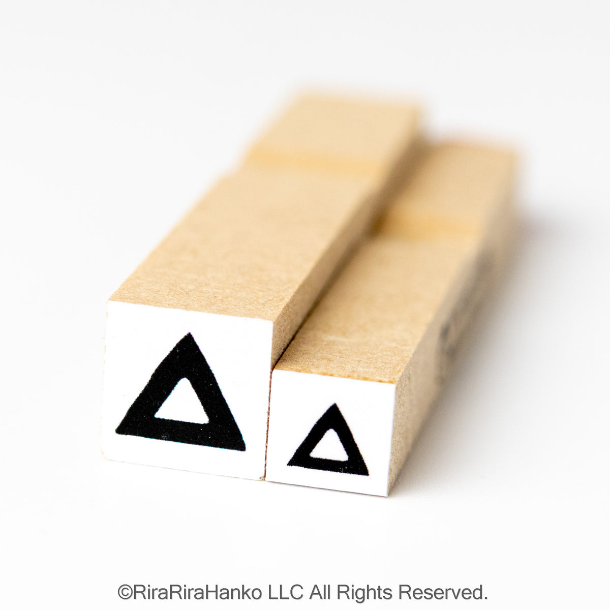 Triangle (△)
