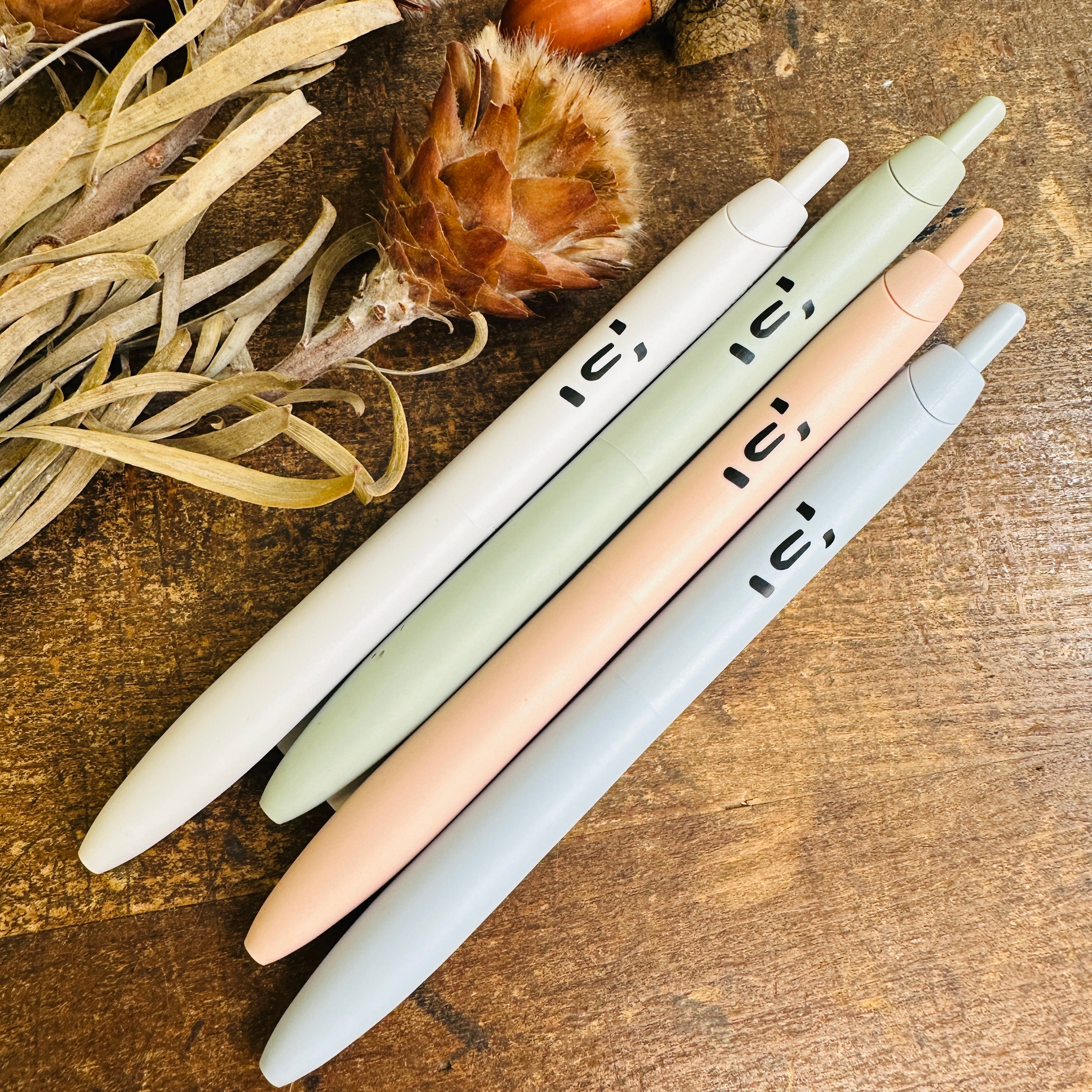 【発売開始予定2024/12/1】 りらりらはんこのぺんくんぺん　Pen-kun（JETSTREAM Lite 0.5ｍｍ）