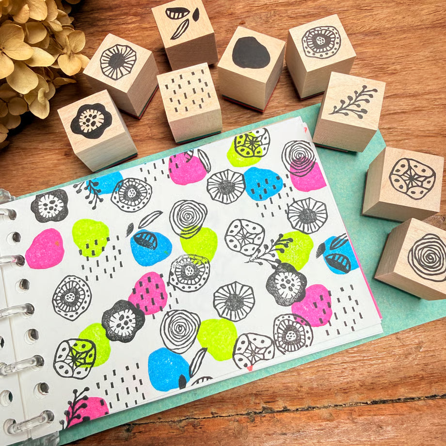 (TT9) Quirky Flowers Rubber Stamp Set – 9 Pieces